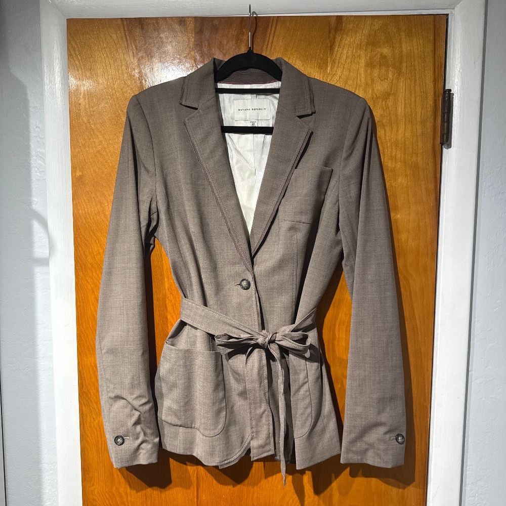 Banana Republic wool suit jacket and pants size 10T
